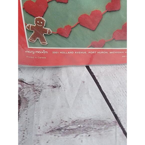 Mary Maxim Needle Point Plastic Canvas Santa Napkin Rings 57114 New - Picture 3 of 5